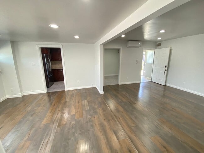Building Photo - 15522 Claretta Ave