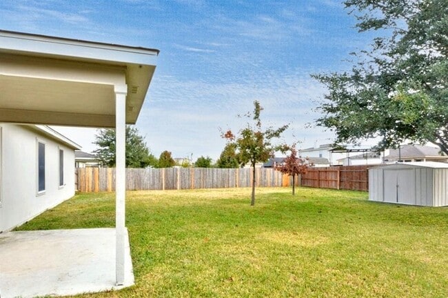 Building Photo - 5211 Whistle Stop Dr
