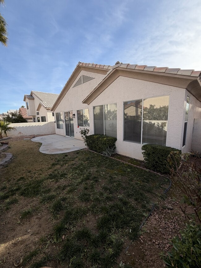 Building Photo - 202 Waterton Lakes Ave