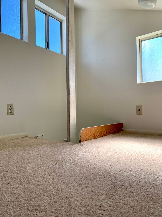 Building Photo - Cute and Quaint One bedroom in Petaluma. P...