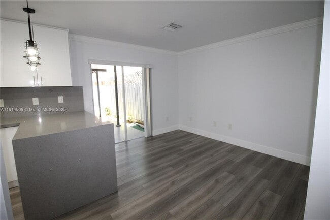 Building Photo - 15239 SW 134th Ct