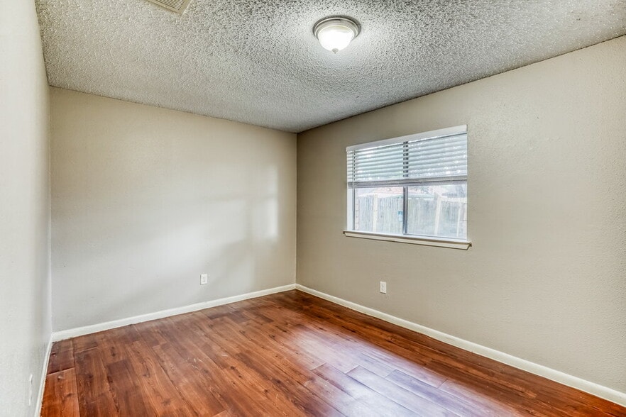 Building Photo - 19523 Elmtree Estates Dr