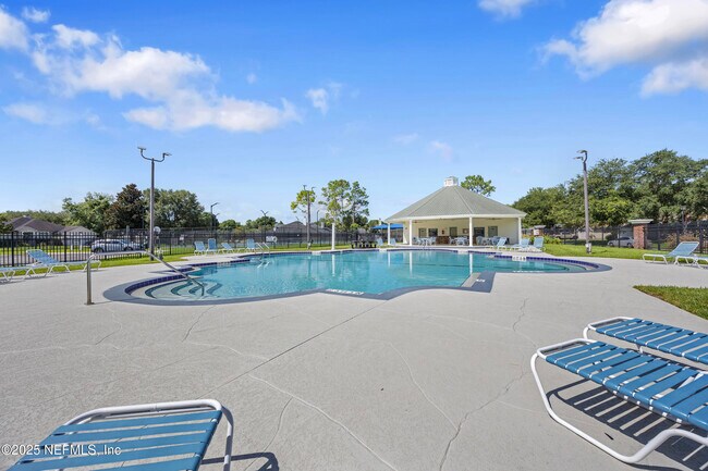 Building Photo - 12196 Lake Fern Dr