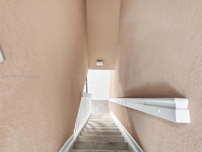 Building Photo - 3873 Tree Top Dr