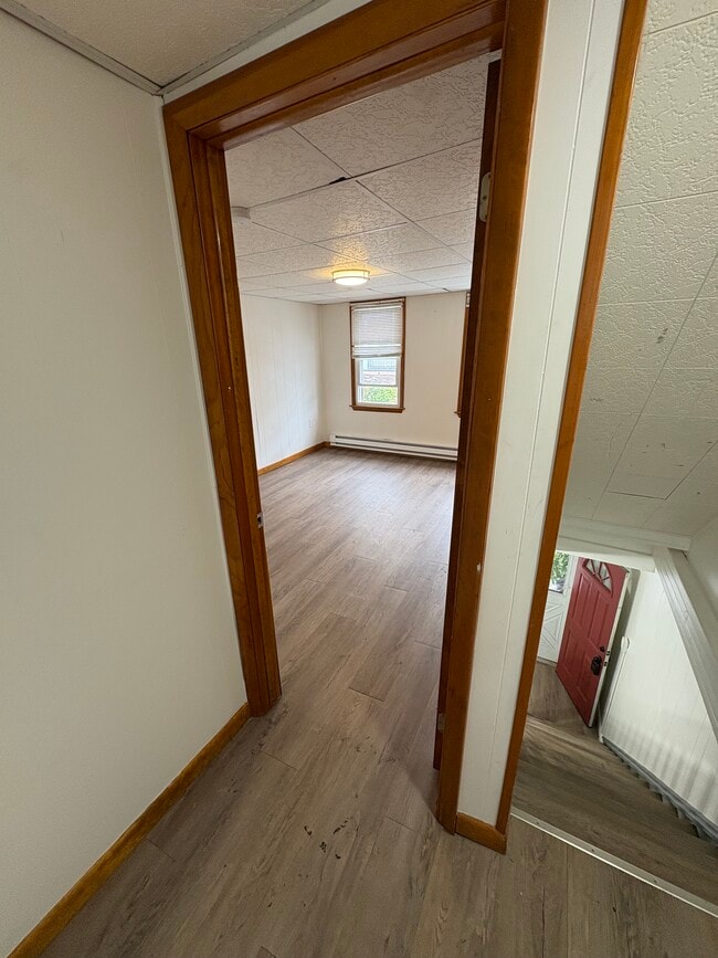 Building Photo - 104 E Breaker St