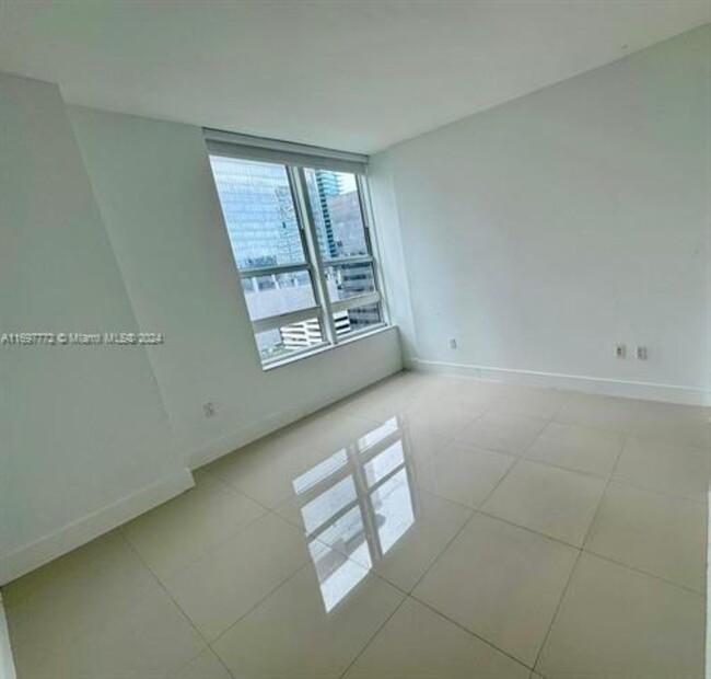 Building Photo - 951 Brickell Ave