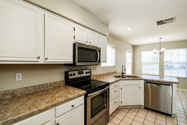 Building Photo - 6603 E Northridge St