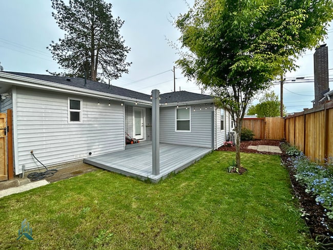 Building Photo - Newly Remodeled Single Family Home