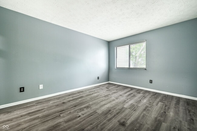 Building Photo - 4351 Village Pkwy Cir W