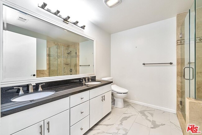 Building Photo - 871 Crenshaw Blvd