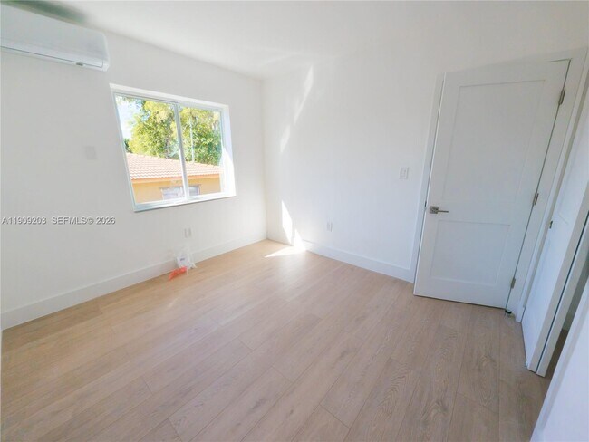 Building Photo - 2000 NW 29th St