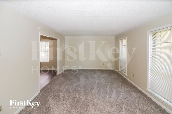 Building Photo - 4965 Gardenwood Dr