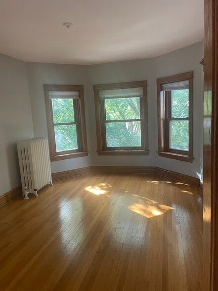 Building Photo - 1046 S Scoville Ave