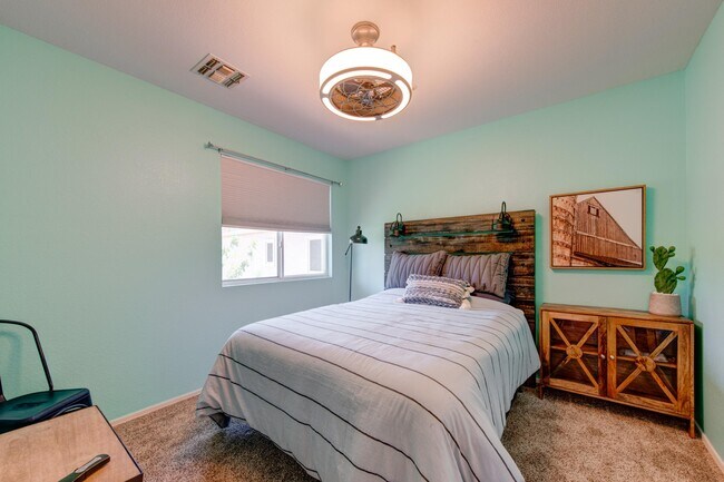 Building Photo - 15550 N Frank Lloyd Wright Blvd