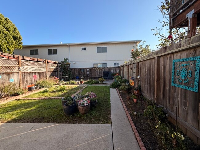 Building Photo - 429 Kains Ave