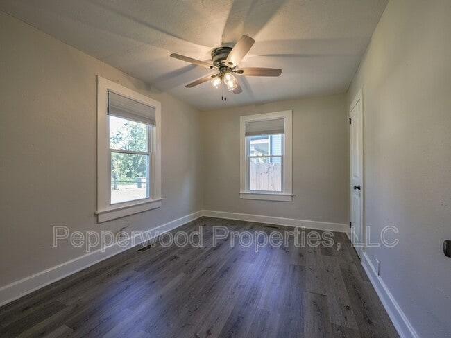 Building Photo - 930 Ansel St