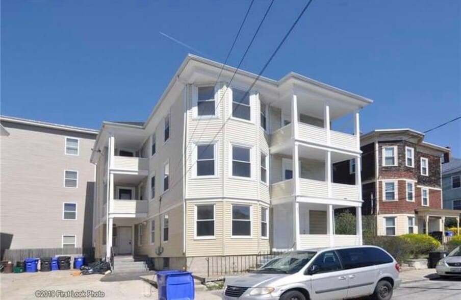 Building Photo - 179 Valley St