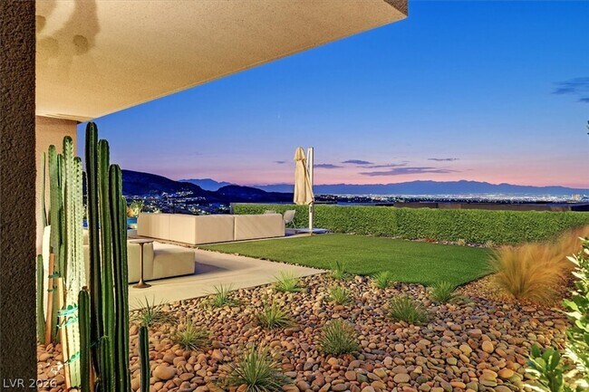 Building Photo - 807 Magnum Cliff Ct