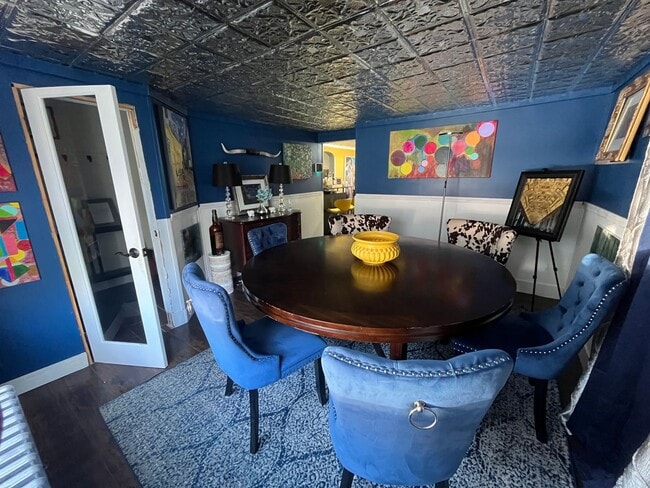 Building Photo - Fully Furnished Single Family House for Re...