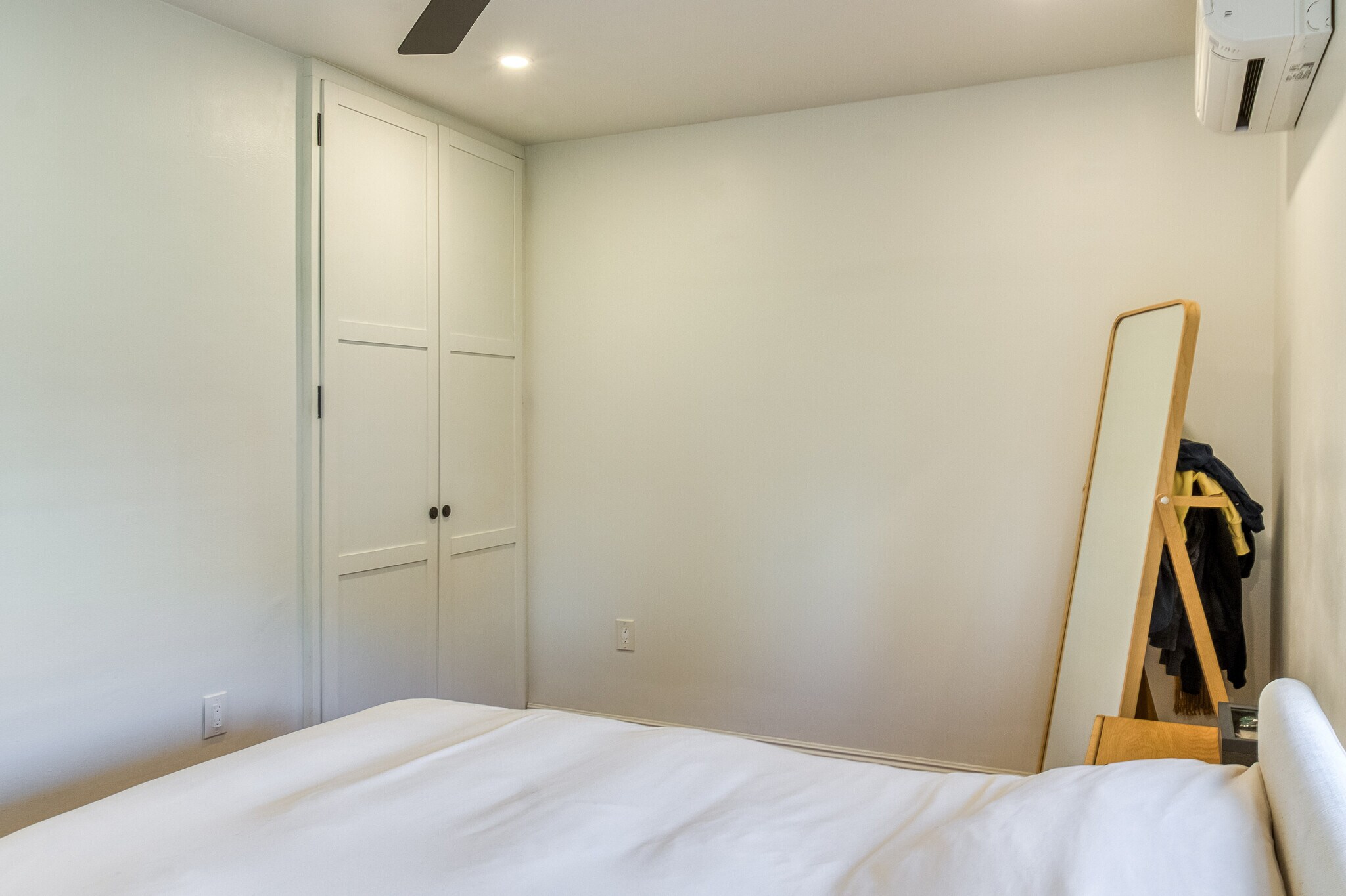 Building Photo - 2331 Belmont Ave