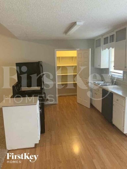 Building Photo - 175 Planters Walk