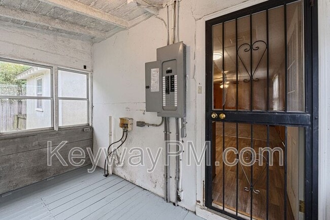 Building Photo - 1870 Kissingbower Rd