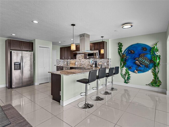 Building Photo - 7200 Sunshine Skyway Ln S