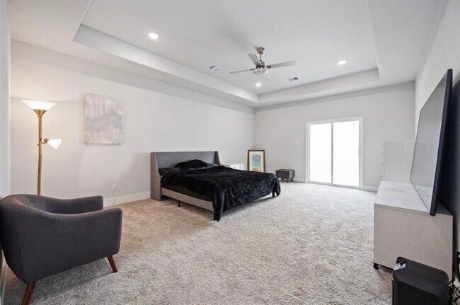 Building Photo - 4614 Redbud St