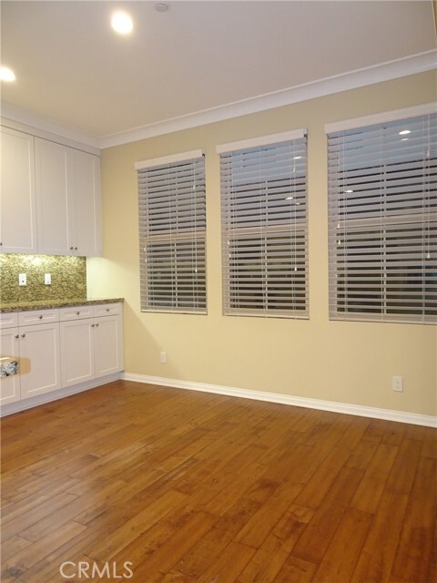 Building Photo - 108 Oasis