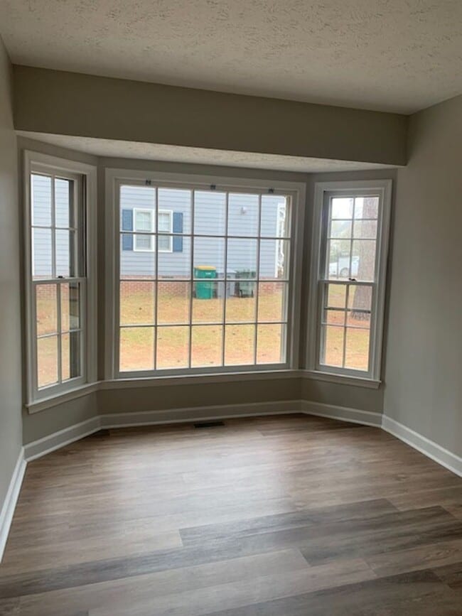 Building Photo - 2-Bedroom, 2- Bath Condo in Carolina Pines