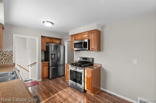 Building Photo - 4114 Lincoln Blvd