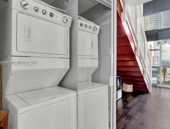 Building Photo - 244 Biscayne Blvd