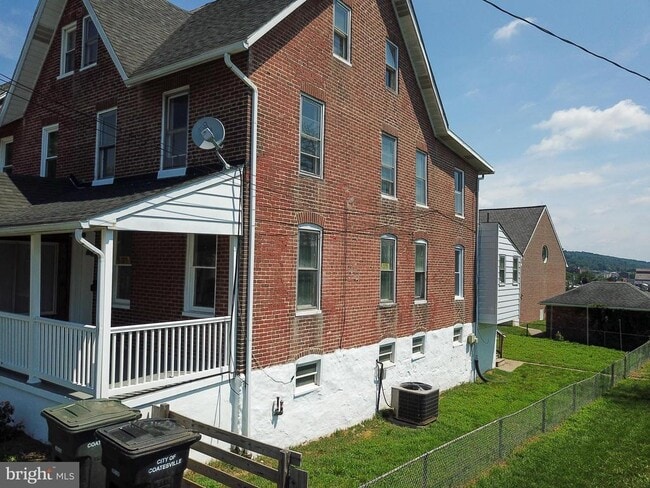 Building Photo - 111 Hope Ave