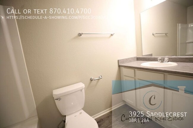 Building Photo - Move in special $700!! Beautiful 3 bed / 2...