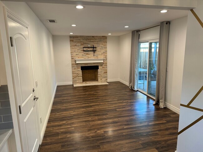 Building Photo - 6207 Burntwood Way