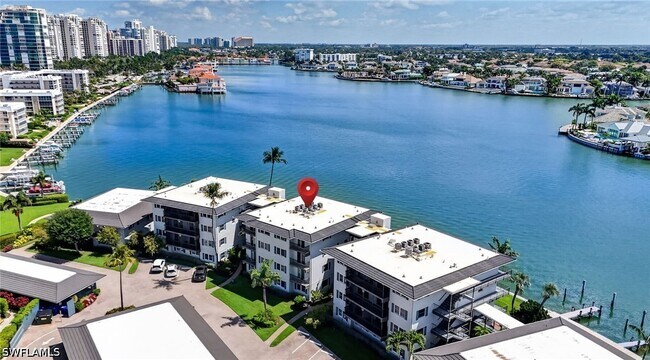 Building Photo - 3400 Gulf Shore Blvd N