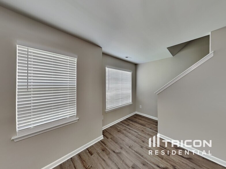 Building Photo - 1804 Hoosac Dr