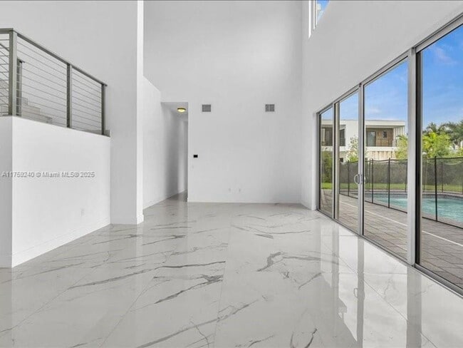 Building Photo - 16644 Botaniko Dr S
