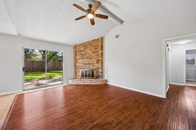 Building Photo - 1605 Cypress Hollow St
