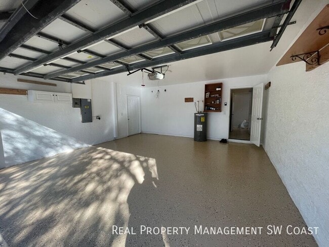 Building Photo - 816 Grand Rapids Blvd