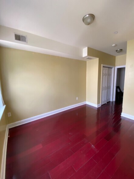 Building Photo - 1624 N 16th St