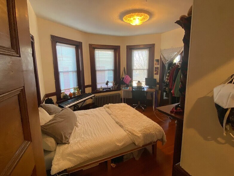 Building Photo - 174 Saint Alphonsus St