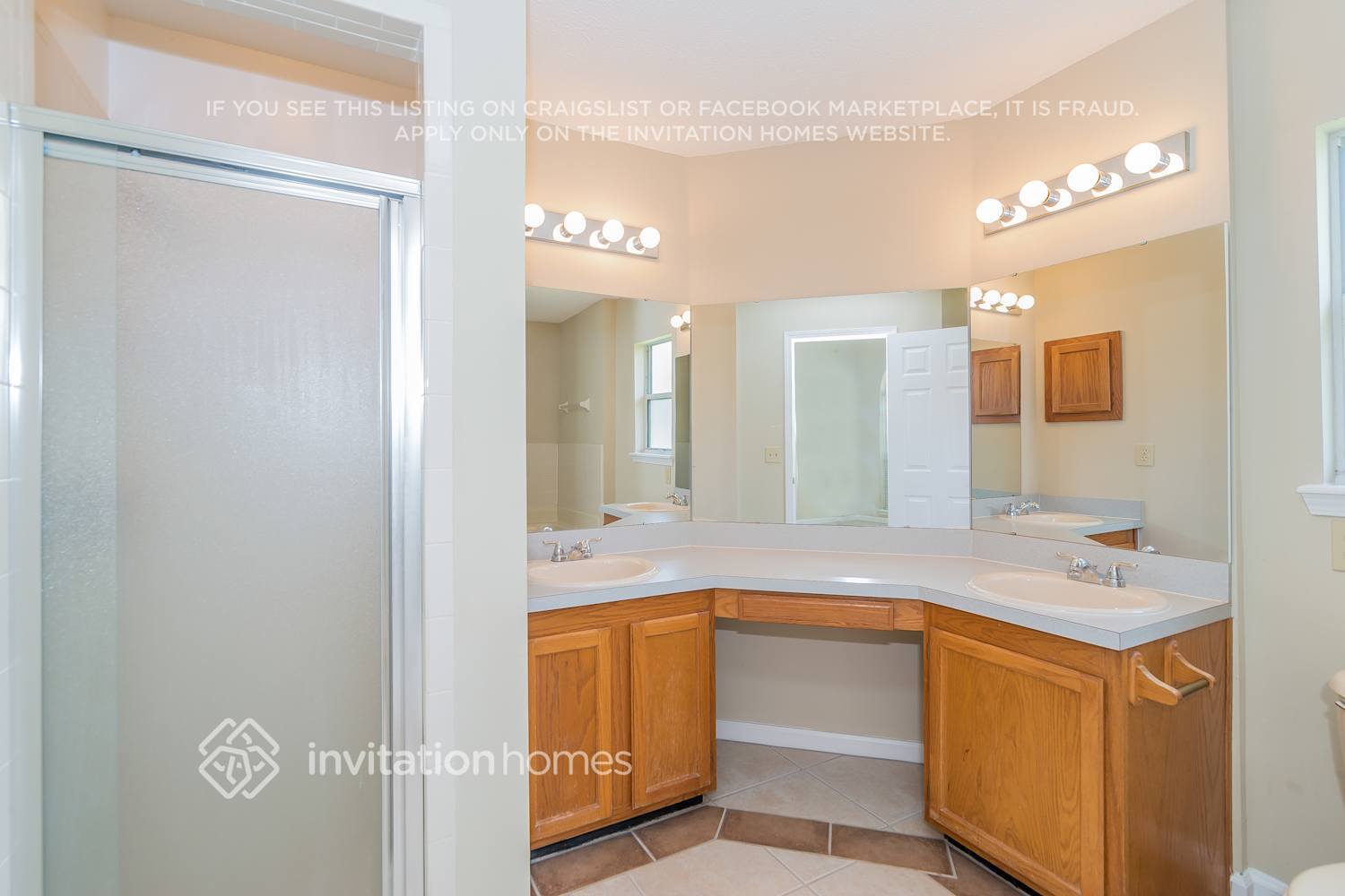 Building Photo - 12180 Silver Saddle Dr