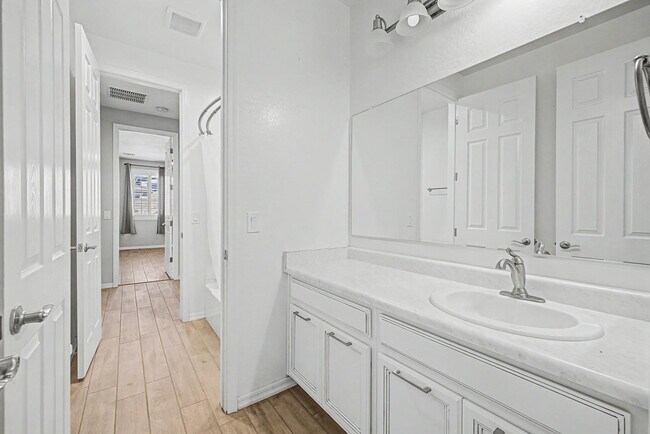 Building Photo - 17534 W Hadley St