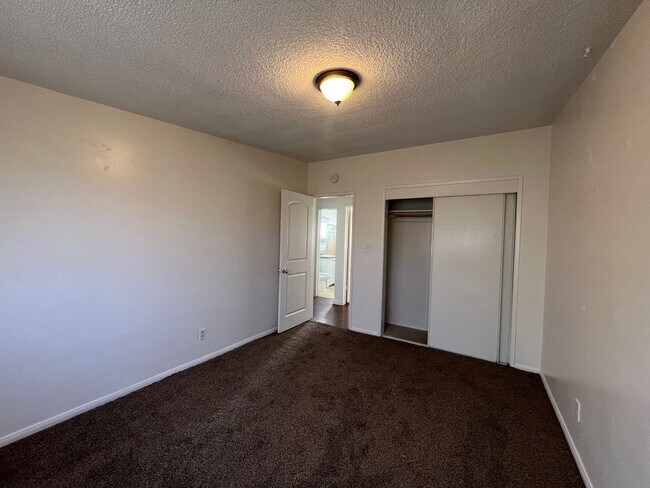 Building Photo - P160