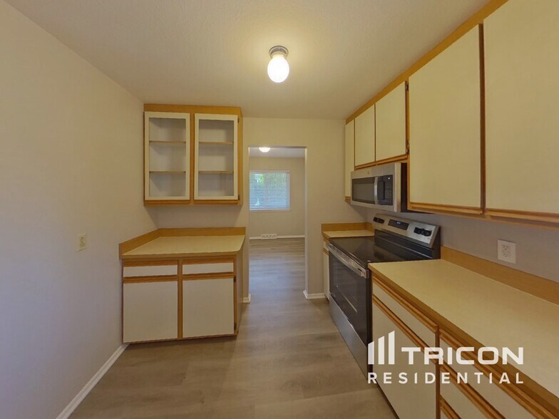 Building Photo - 603 Placid Rd