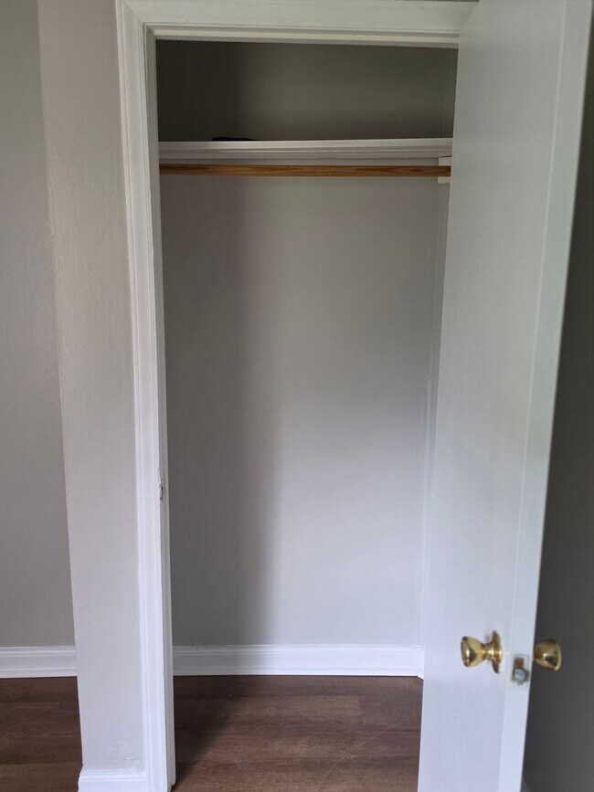 Building Photo - 2 Bedroom 1 Bath House in Southwest Roanoke