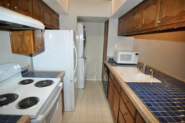 Building Photo - 10300 Little Valley Rd