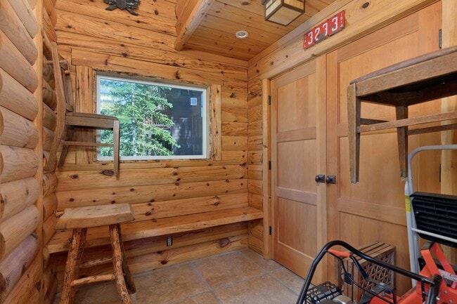 Building Photo - Winter Rental – $18,500/month (5/6-Month Lease)