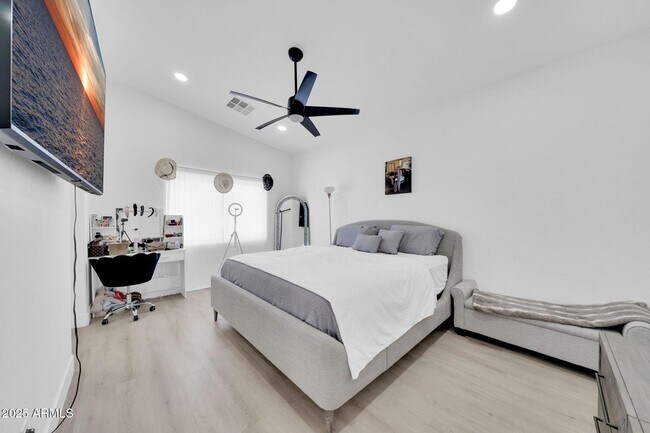 Building Photo - 3034 N 39th St